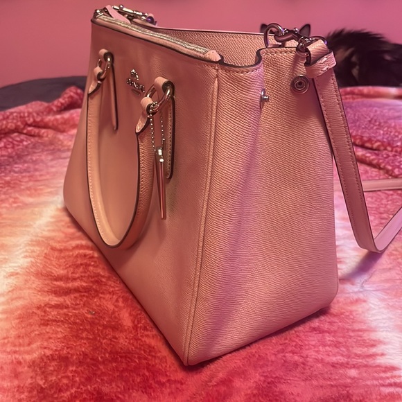 Light pink Coach purse. Only used once. GREAT condition! - Picture 3 of 4